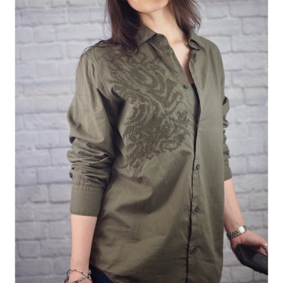 CK Oversized Light Button up down - Picture 2 of 5